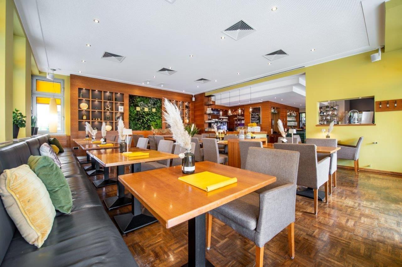 Hotel Luecke ריין מראה חיצוני תמונה