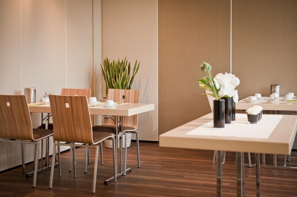 Hotel Luecke ריין מראה חיצוני תמונה