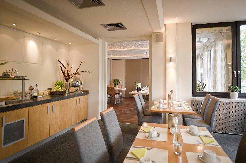 Hotel Luecke ריין מראה חיצוני תמונה