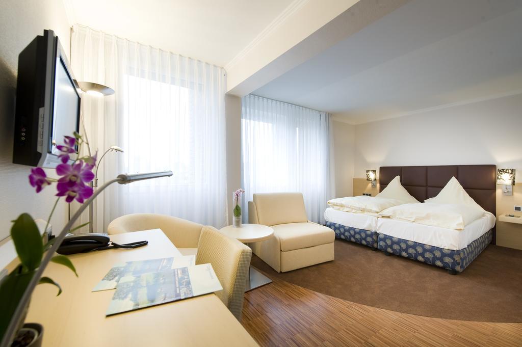 Hotel Luecke ריין מראה חיצוני תמונה